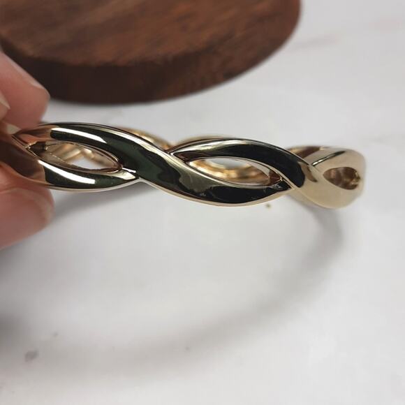 Gold Twisted Hinge Bracelet - Picture 3 of 7